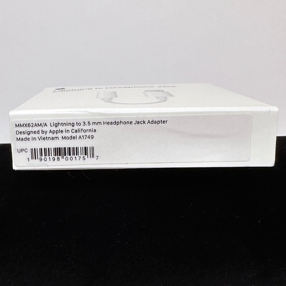 New Apple Lightning to 3.5 mm Headphone Jack Adapter - Picture 5 of 6